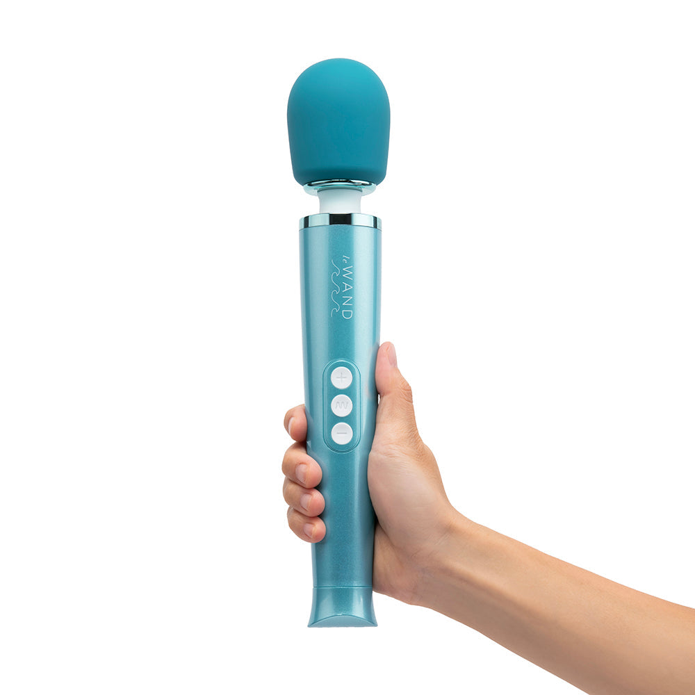 Le Wand Dive Submersible & Rechargeable Vibrating Massager - Blue